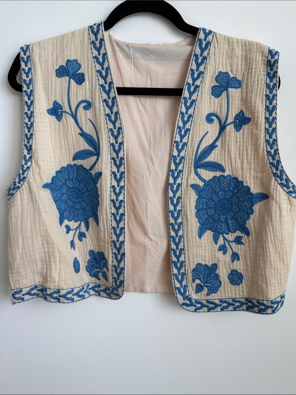 Amazon Cream Sleeveless Embroidered Vest with Blue Floral Trim